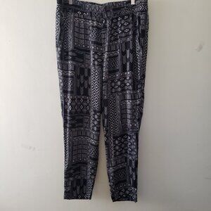 Jessica Simpson Women's Soft Floral Pull On Pants, black & White,  L,  Inseam 27